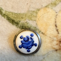 Round Delft Floral Art Pin Brooch, Silver Tone Metal, Women’s