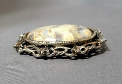 Vtg. Oval Agate Cabochon Brooch Pins Bezel Leaf Frame Silver & Gold Tone Set 2