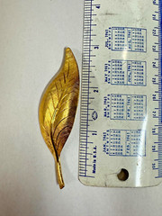 Vintage Leaf Brooch Gold Tone Pin Fall Autumn Any Occasion 3″