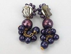 Vintage Purple Cluster Bead Gold Tone Dangle Drop Grapes Clip on Earrings 3.25″