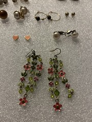 LOT OF 20 EARRINGS ~ASSORTED DANGLING , CLIP ONS, & PIERCED-VINTAGE TO NOW 🔥