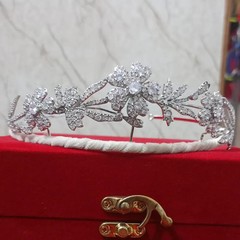 Elegant Silver Zircon Tiara for Women & Girls | Sparkling Cubic Zirconia Princes