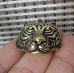 Vintage Brass Tiger Head Pendant Lucky Keychain Bags Charm