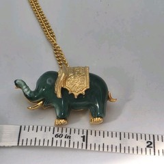 Vtg Green Elephant Pendant Brooch Gold Tone Necklace Faux Jade Luck Trunk Up 18″
