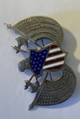 VINTAGE UNIQUE UNITED STATES CREST KNIGHTS SILVER ENAMEL BROOCH PINBACK