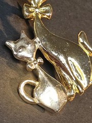 Vintage Brooch Gold Silver Tone Cat Kitten Siamese Mother Baby Pin Feline Love