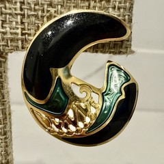 Vintage Berebi Green Blank Enamel Gold Cutout Tone Statement Post Earrings