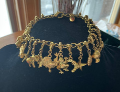Gold tone Heavy Charm BRACELET with individual Removable Good Luck charms 🍀