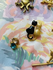 Lot Of 22 Vintage Cat Brooches And Pins Some Signed Various Black Cat, Gold
