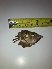 Vintage Gold Tone Green Beads Leaf And Bow Brooch Pin Small Emerald Green