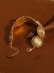 Vintage Cameo Portrait Bracelet Retro Gold Color Hollow Charm Bangle for Women