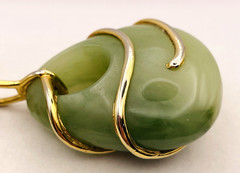 Vintage Faux Jade Gold Tone Pendant Chain Necklace