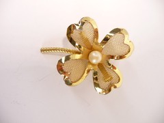 Vintage Floral Gold Tone Mesh Faux Pearl Flower Brooch USA Seller