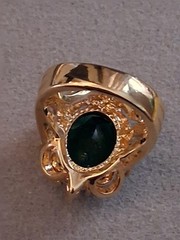 14K gold plated Lind Cubic Zirconia halo green stone vintage ring. SZ 4.5