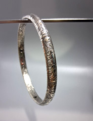 DANECRAFT Vintage Sterling All-Around Leaf Motive Domed BANGLE Bracelet 15g