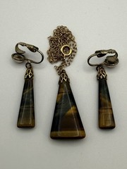 Vintage Tiger’s Eye Necklace & Clip Earrings Set – Gold Tone