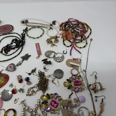 1 Lb Lot Mix of Single Earrings and Craft Junk Broken Jewelry Vintage Modern