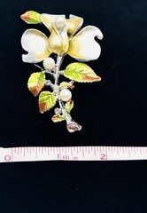 Vtg-Heavy-SILVER Tone-White Yellow Flower-POST EARRINGS & BROOCH/Pendant SET
