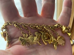Gold tone Heavy Charm BRACELET with individual Removable Good Luck charms 🍀
