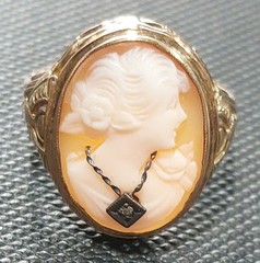 ViNtAge Estate Jewelry SOLID 14k Yellow GOLD Cameo Ring 3Grams Size 7, Excellent