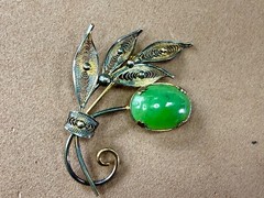 Green Jade Cabochon Floral Filigree Leaf Vintage Sterling Silver 925 Brooch Pin