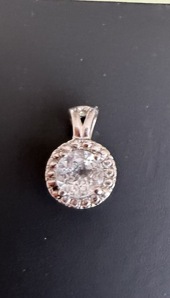 10K White Gold Pendant