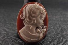 10 items , vintage shell cameo White and brown color (Total 206.0ct) with case.