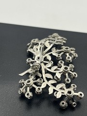 Silver tone clear rhinestone flower daisy cluster vintage brooch pin