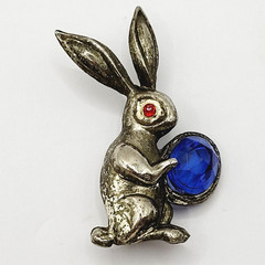 Rabbit Bunny Holding Blue Faceted Egg Silver Tone Vintage Brooch Pin Distressed
