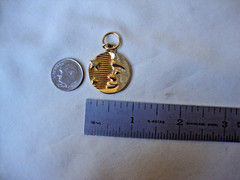 VINTAGE 1980s STARS & SLEEPY MR CRESCENT MOON GOLD TONE PENDANT MADE IN USA