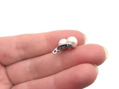 Vintage 14k White Gold Pearl Leaf pendant Minimalist Estate Jewelry 1.5 grams