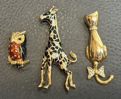 VTG CRAFT Giraffe Lot Of 3 Cat Owl Brooch Pin Gold Tone Black Enamel Rhinestone