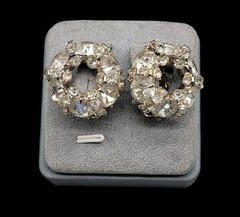 Signed Vintage Warner Clear Rhinestone Wreath Clip On Earrings 1950 Original Box