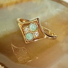 Vtg Avon Gold Tone 80’s Glowing Cabochon Sparkle Statement Ring LG Size 8.75 B