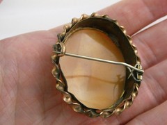 Antique Unmarked Goldtone Metal Carved Shell Cameo Landscape Scene Pin AS IS