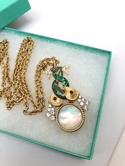 Vtg Trifari TM Double Fish Necklace Green Enamel Gold tone Faux Mabe Pearl 32”