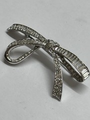 NIB Vtg Nolan Miller Glamour Collection Forget Me Not Baguette Bow Pin Brooch