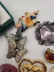17 Piece Lot Vintage Brooch Pins Mixed Media Unisex
