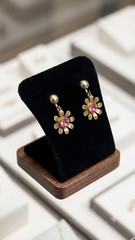 Vintage Gold Tone Pink Rhinestone Flower Screw Back Earrings Unsigned Retro…