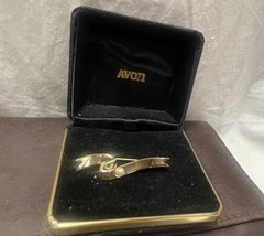 Avon 1984 Presidential Award Pendant- Ribbon Style Gold Toned With A Pearl