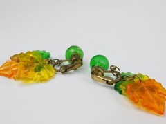 VTG Hong Kong Colorful Autumn/Fall Plastic Leaf Cha Cha Necklace & Earrings Set
