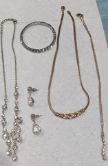Lot Of Estate Costume Jewelry, 15 Pcs