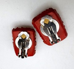 Vintage Jeff Lieb red wicker wood rhinestone flower rectangle clip on earrings