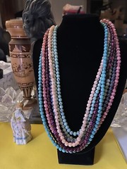 Vtg Beautiful Layers & Assorted Beads Necklace Great For Any Occasion One Left!