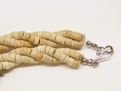 Vintage Mother of Pearl Inlay Leaf Necklace Hand Crafted Heishi Beads D2518