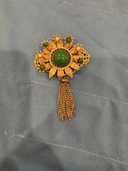 Vintage gold tone faux jade dangle chain tassel designer runway brooch pin