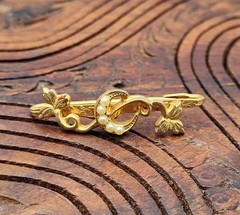 Vintage Crescent Moon And Vines Brooch. 1.5″ Long Gold Tone Celestial