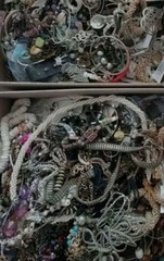 2 Pounds Jewelry Costume Vintage Mix LBS necklaces bracelets pins rings etc lbs