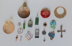 LOT OF 19 VINTAGE TO NOW PENDANTS VARIOUS SIZES HAND MADE GLASS CRYSTAL METALS