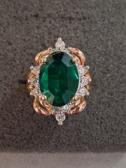14K gold plated Lind Cubic Zirconia halo green stone vintage ring. SZ 4.5